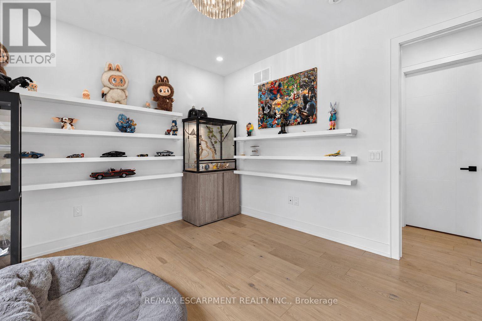 73 ELMA STREET - 25