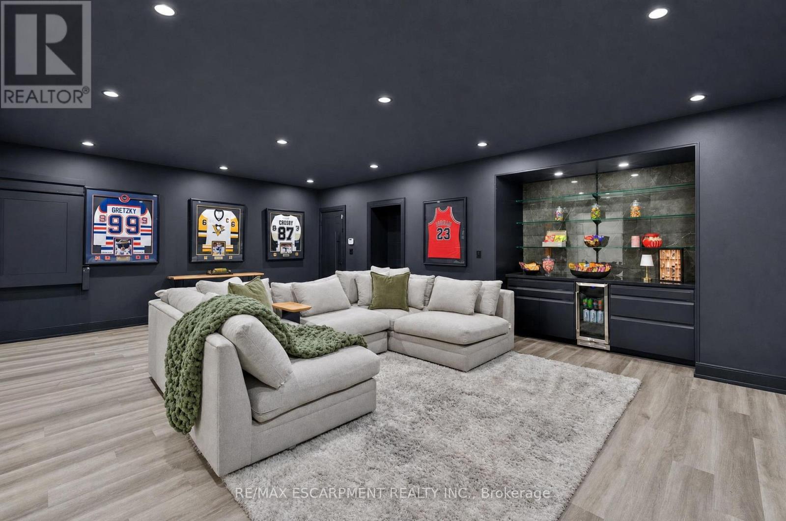 73 ELMA STREET - 29