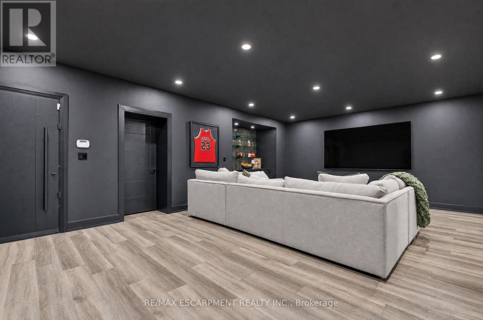 73 ELMA STREET - 30