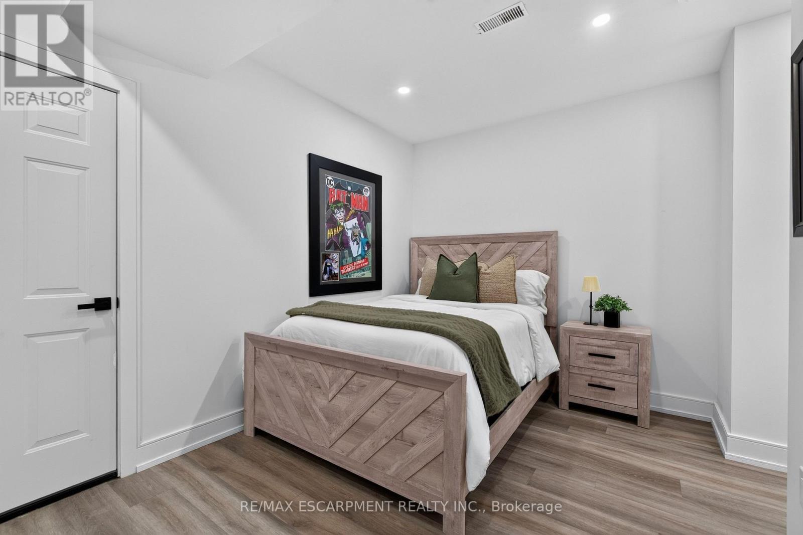 73 ELMA STREET - 32
