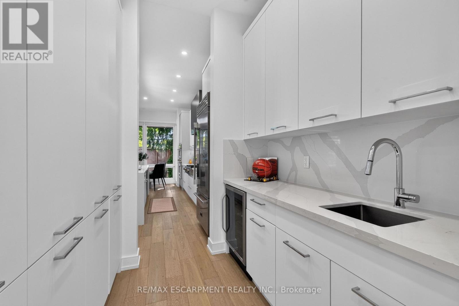 73 ELMA STREET - 9