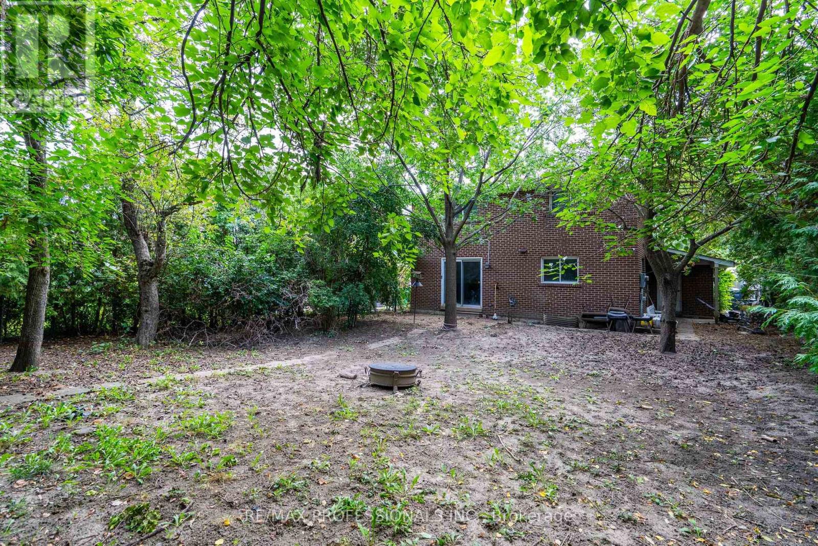 925 RUNNINGBROOK DRIVE - 25