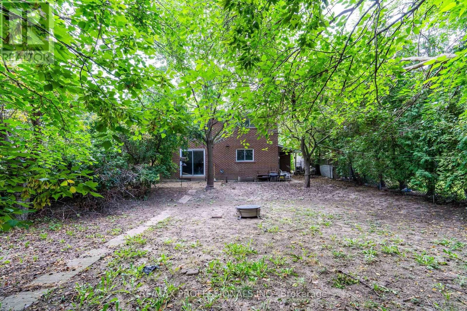 925 RUNNINGBROOK DRIVE - 26