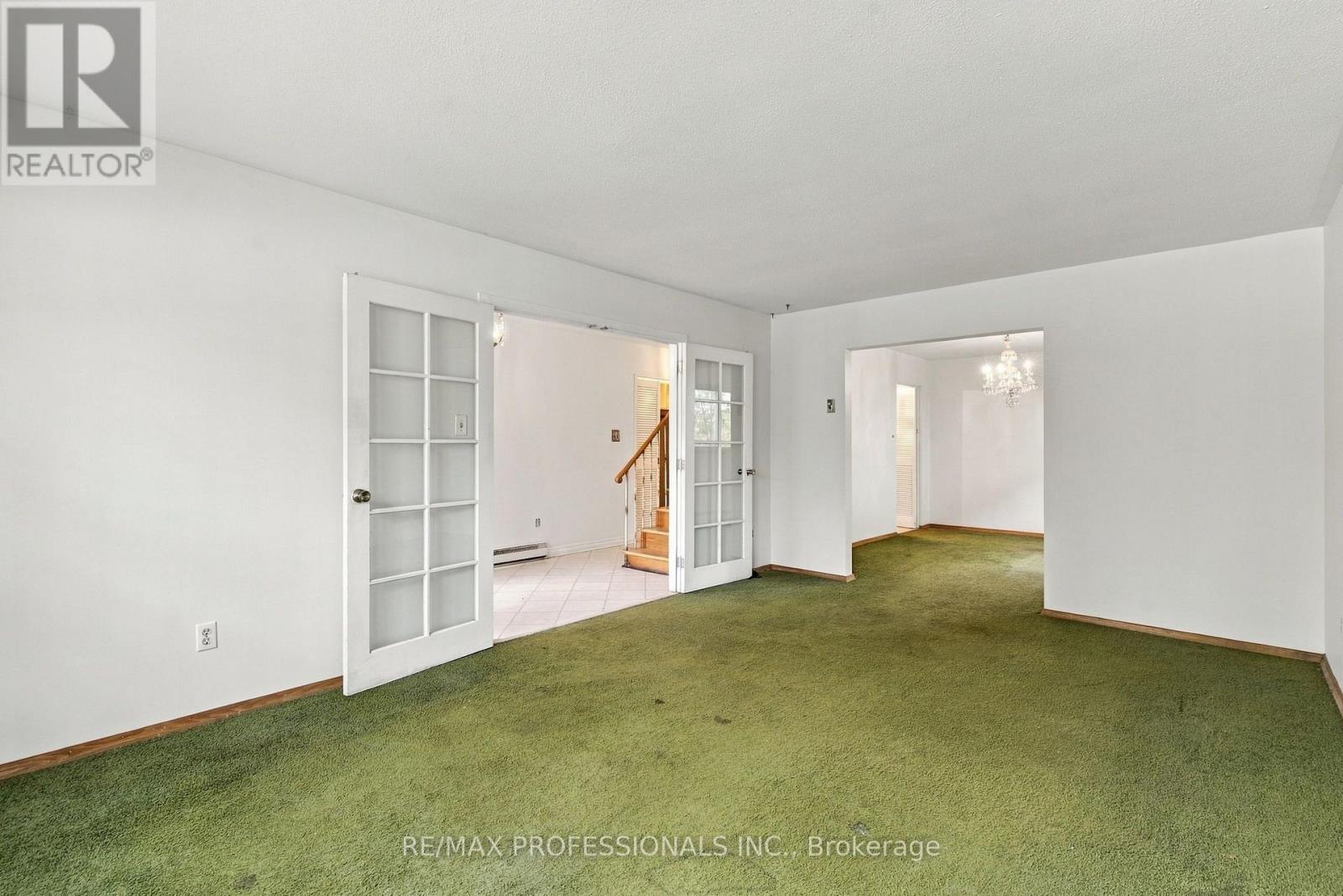 925 RUNNINGBROOK DRIVE - 6