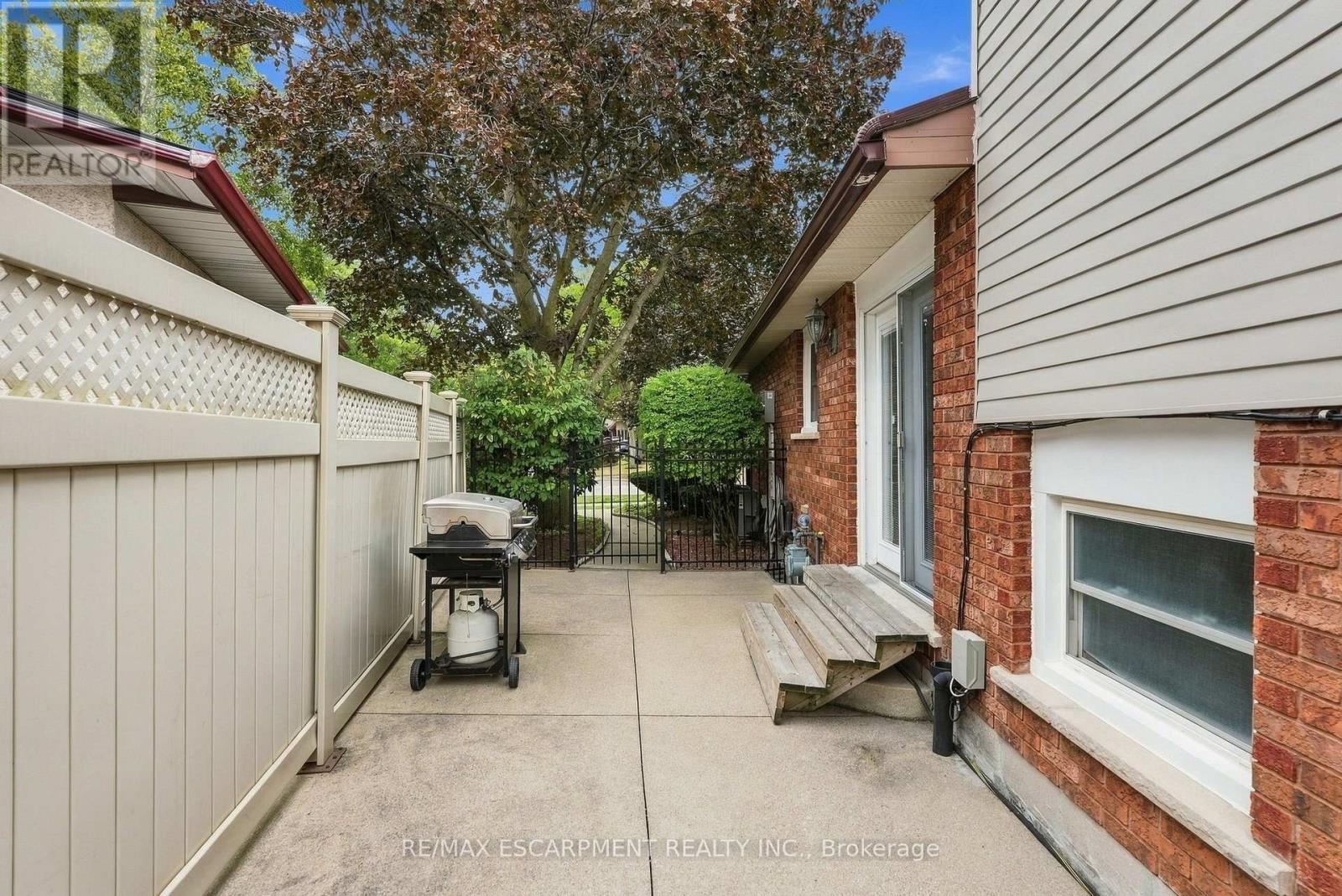 10 AUDUBON STREET N - 38