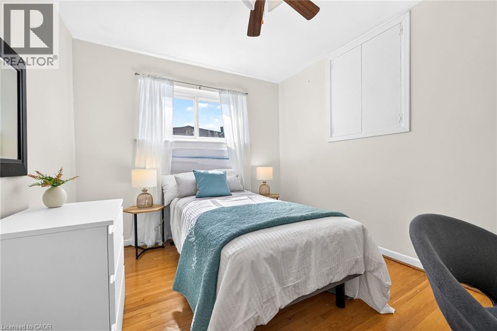 1308 REDBANK Crescent - 17