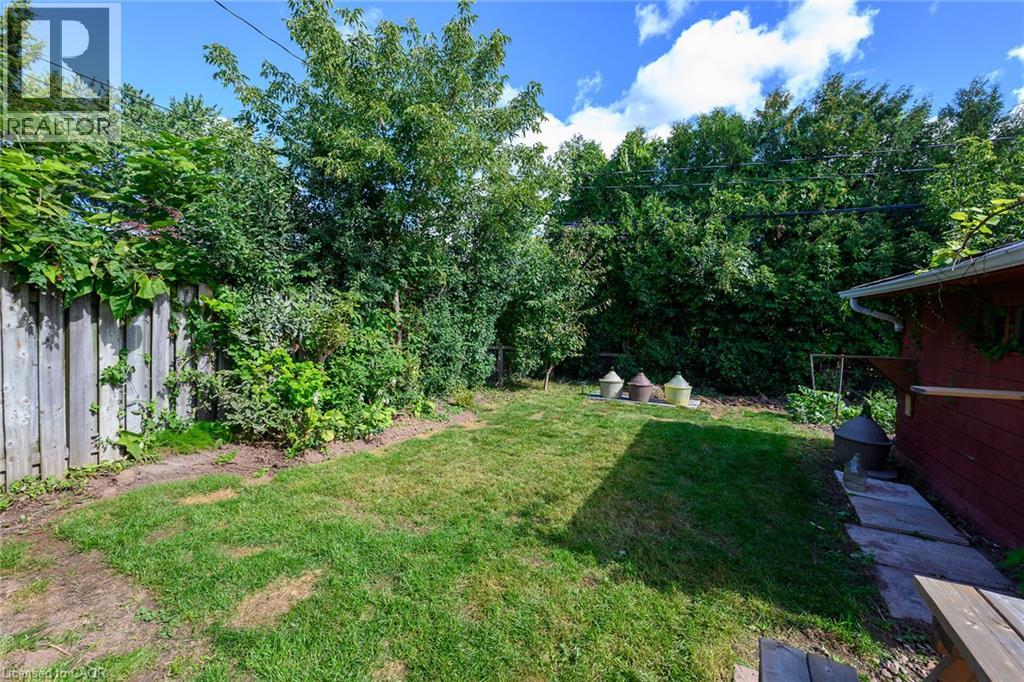 1308 REDBANK Crescent - 23