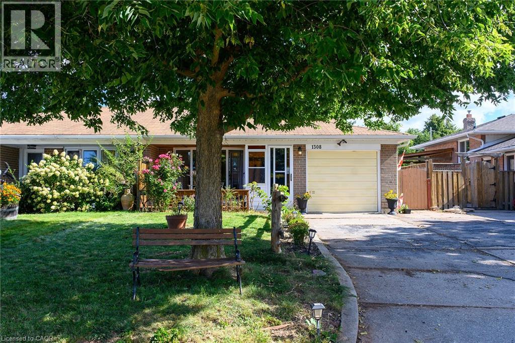 1308 REDBANK Crescent - 25