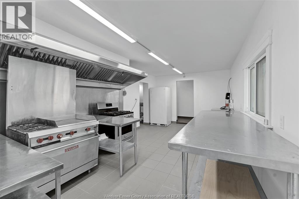 114 King Street West — photo 23