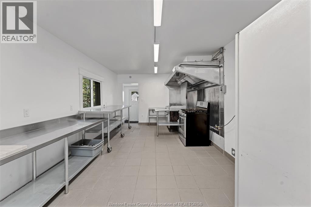 114 King Street West — photo 24