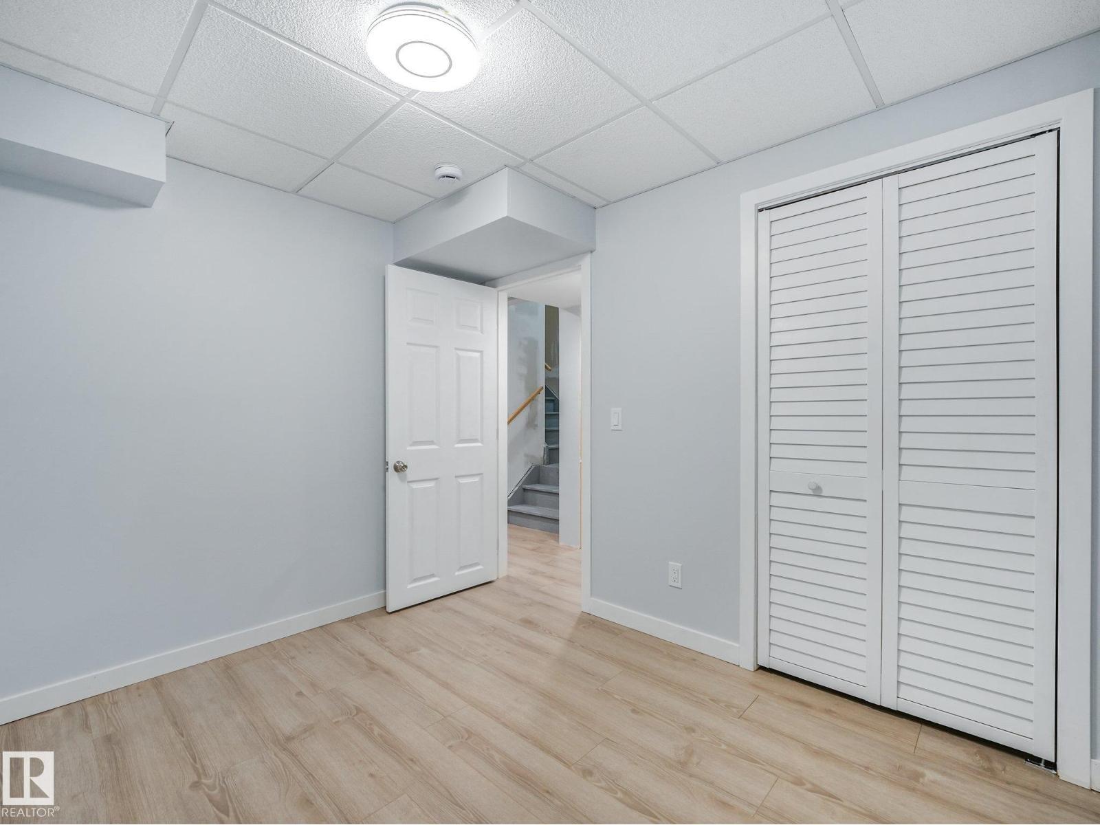 288 CHARLESWORTH DR SW - 33