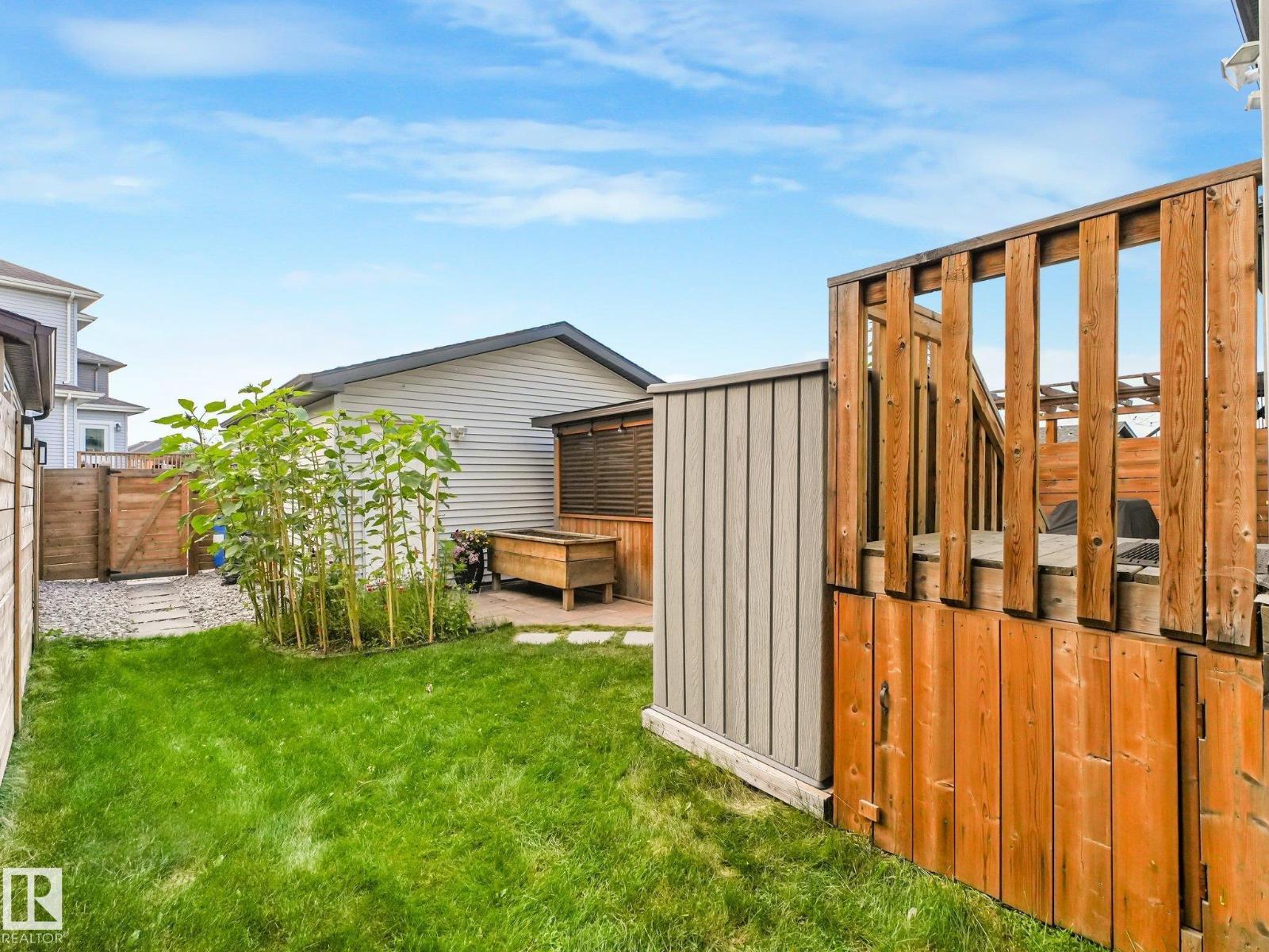 288 CHARLESWORTH DR SW - 46