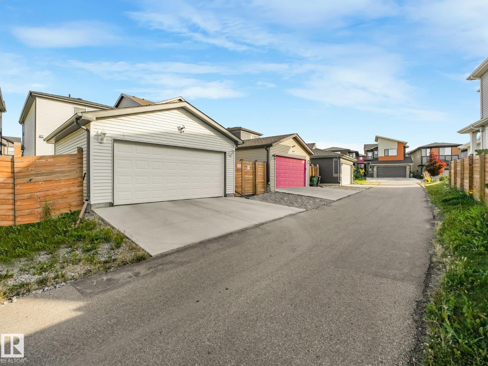 288 CHARLESWORTH DR SW - 56