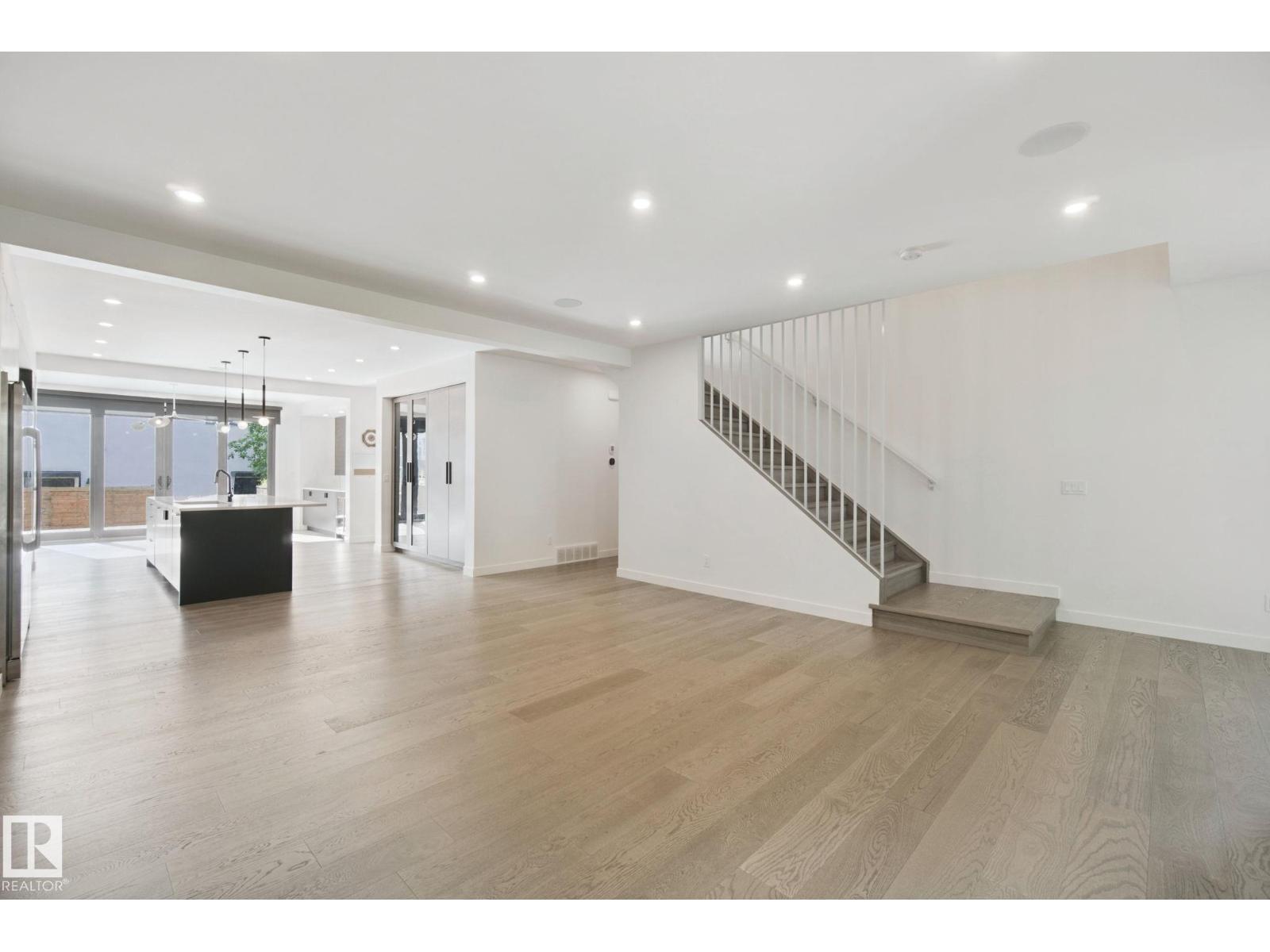 10925 UNIVERSITY AV NW - 8