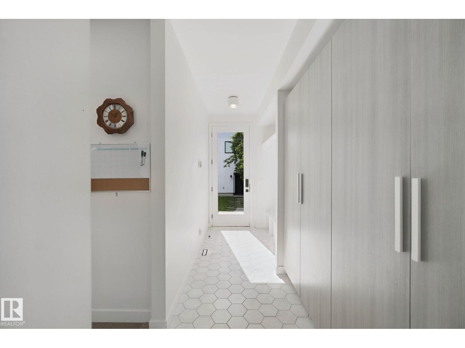 10925 UNIVERSITY AV NW - Image 21