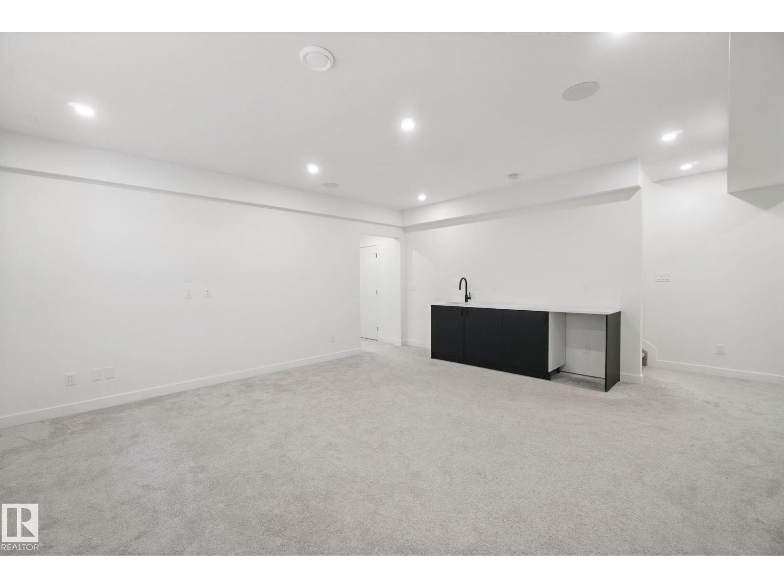10925 UNIVERSITY AV NW - Image 44