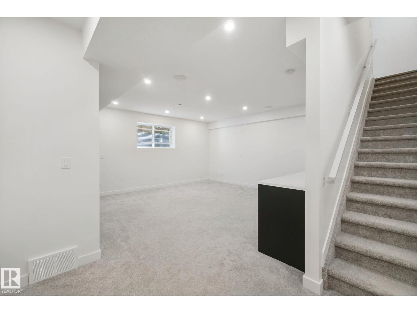 10925 UNIVERSITY AV NW - Image 41