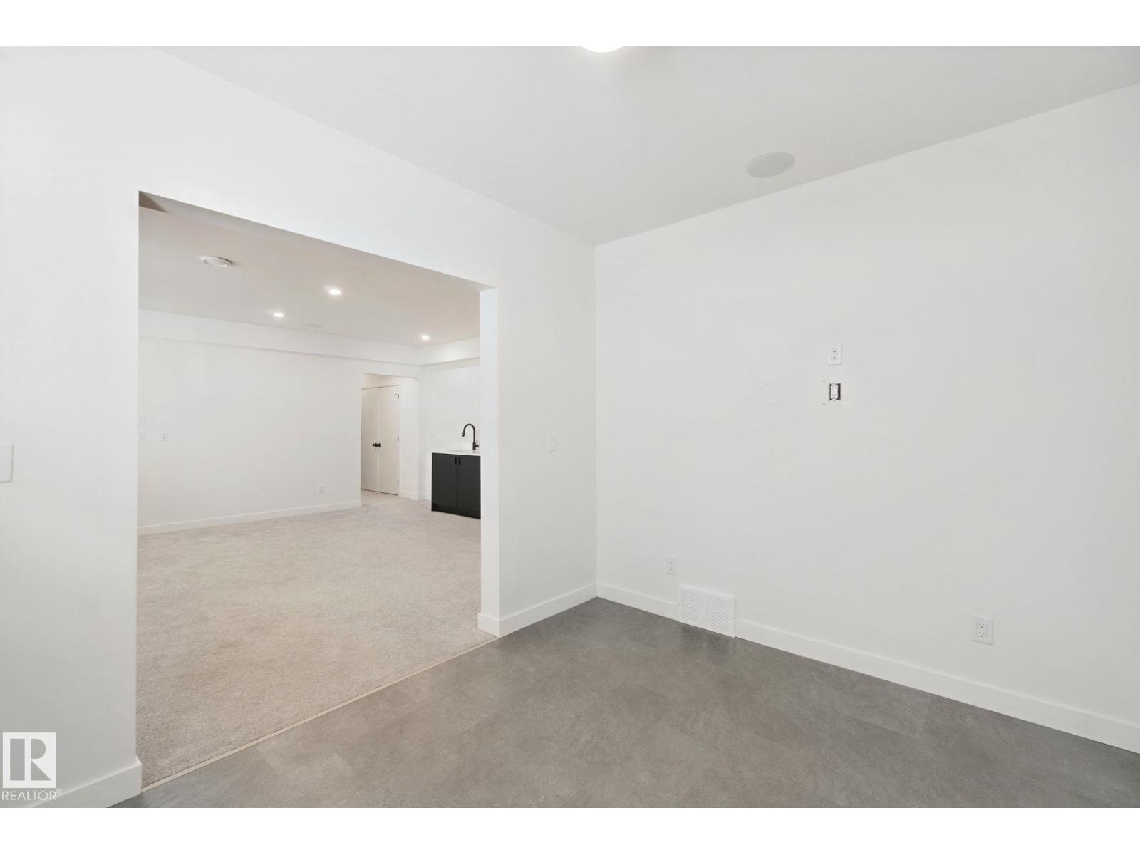 10925 UNIVERSITY AV NW - 47