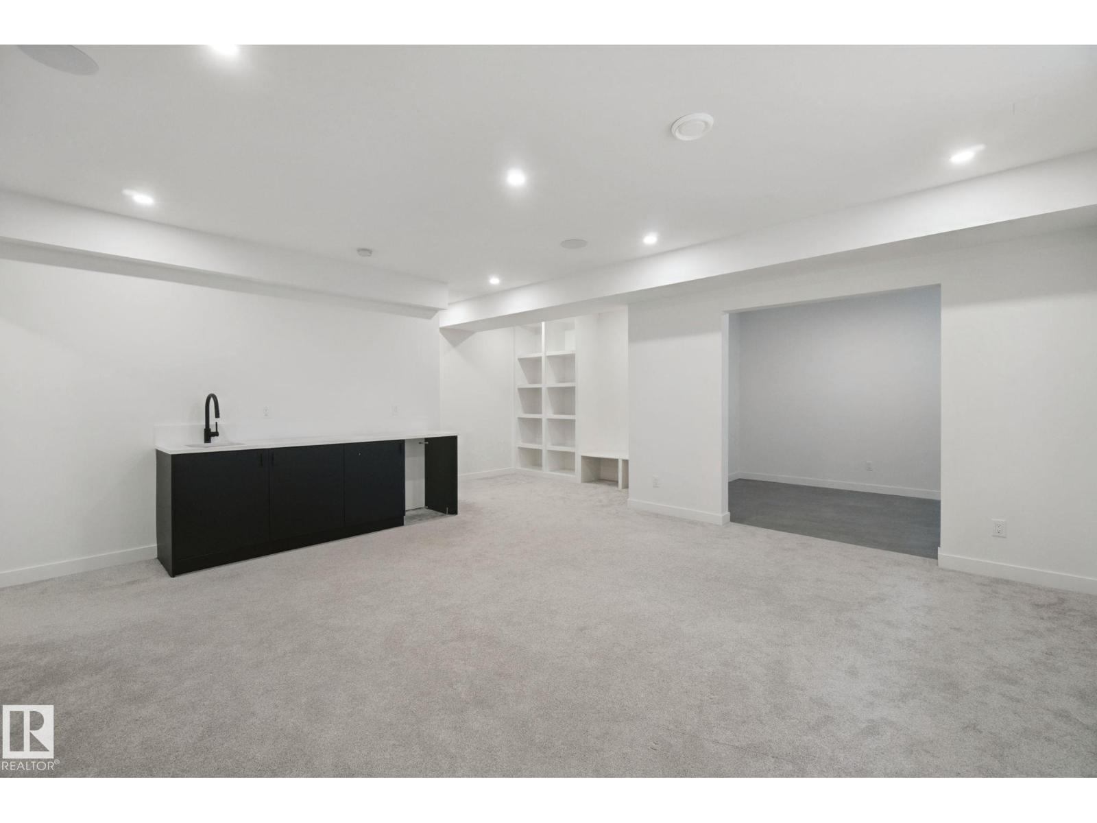 10925 UNIVERSITY AV NW - 45