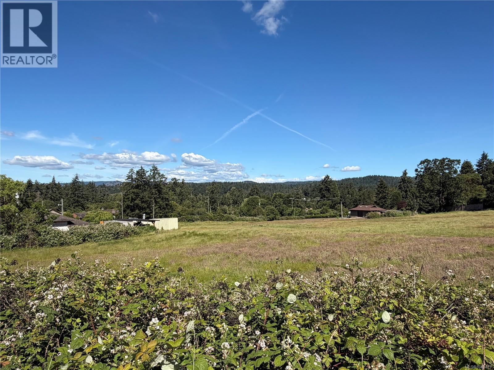 3876 Holland Avenue, Saanich, British Columbia, V8Z5K3, Saanich, British Columbia — photo 4 of 5