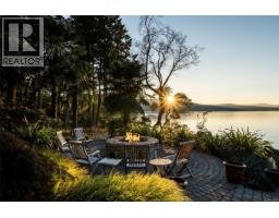 8530 & 8520 West Saanich Rd, North Saanich, BC V8L5W1 Photo 9