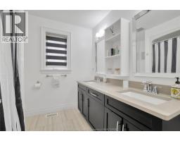 264 Arkona, Lakeshore, ON N8L0S6 Photo 23