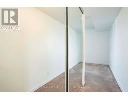 2212 - 770 Bay Street, Toronto, ON M5G0A6 Photo 13