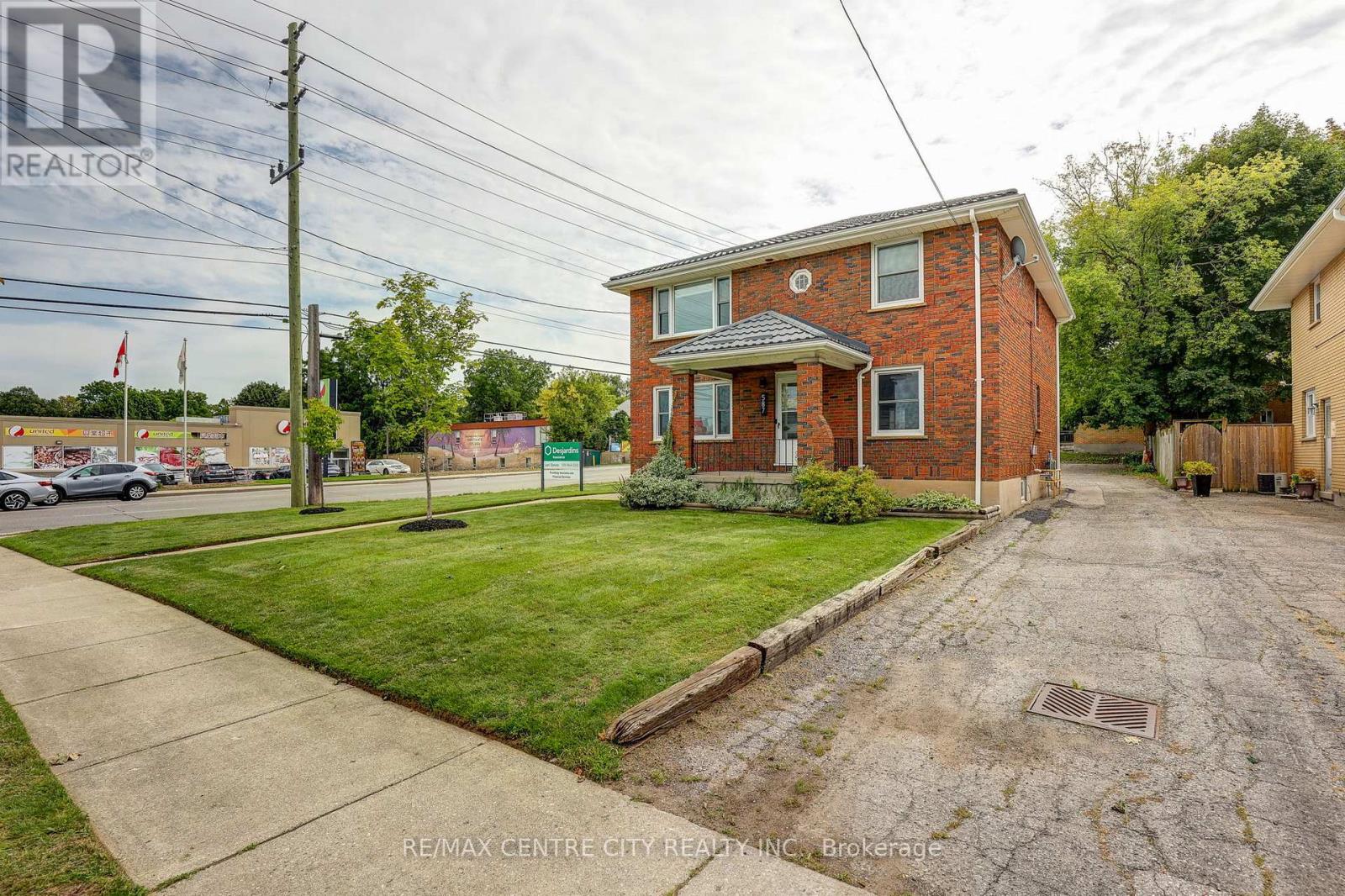 587 LAMBTON STREET