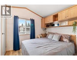 2042, 25054 South Pine Lake Road, Rural Red Deer County, AB T0M1R0 Photo 14