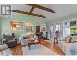 346 Canada Drive thumbnail 11