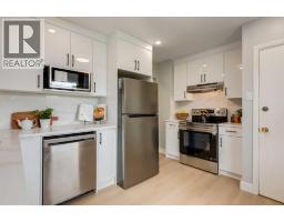 Bedroom - 1051 8 Avenue Ne, Calgary, AB T2E1X3 Photo 10