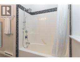 7348 Ridgedown Crt, Central Saanich, BC V8M2H7 Photo 34