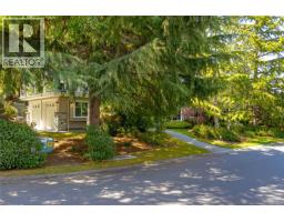 7348 Ridgedown Crt, Central Saanich, BC V8M2H7 Photo 46