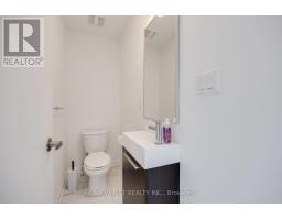 122 Green Gardens Boulevard, Toronto, ON M6A0E5 Photo 13