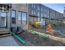 122 Green Gardens Boulevard, Toronto, ON M6A0E5 Photo 33
