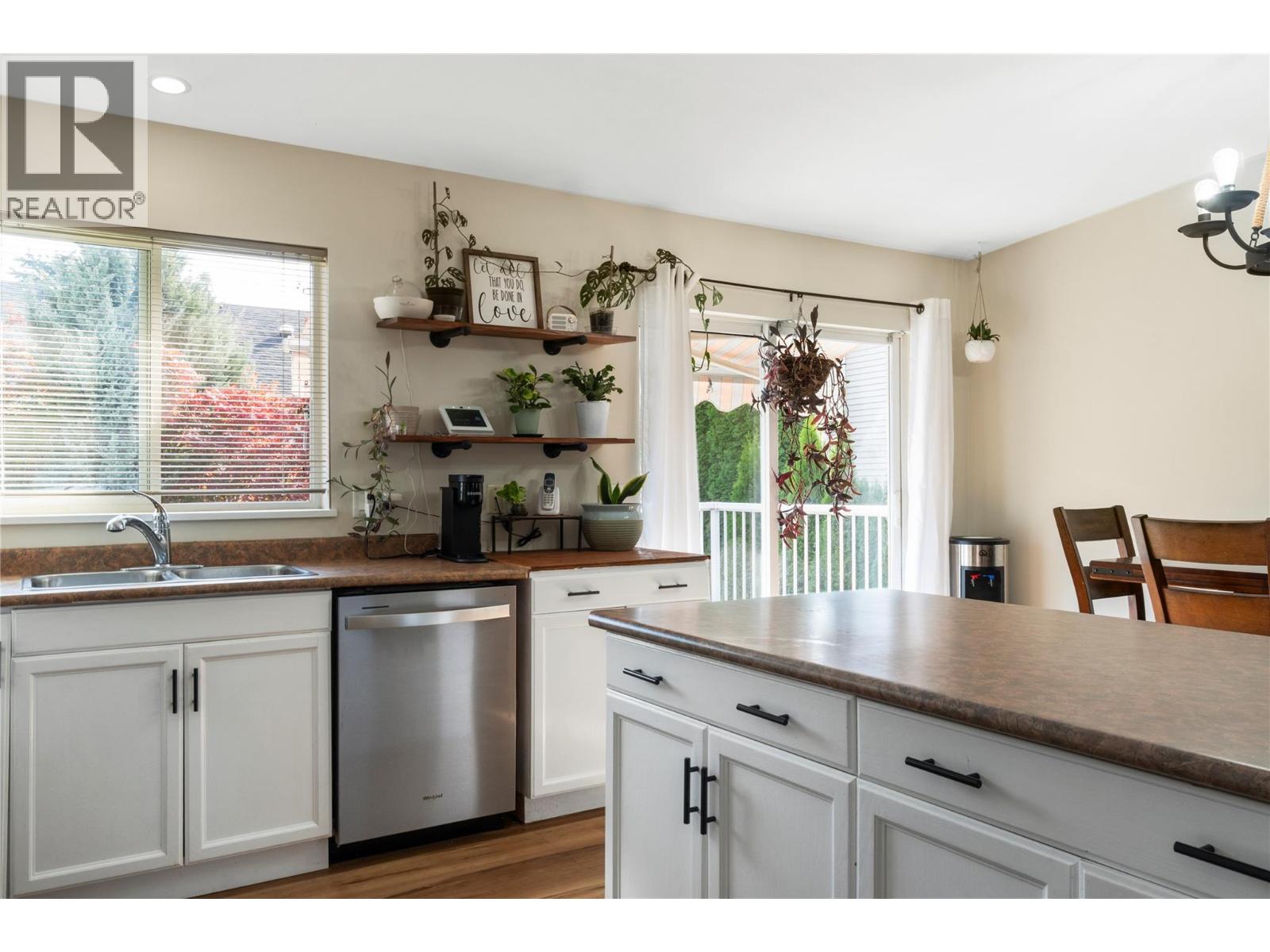 16 801 20 Street Northeast, Salmon Arm