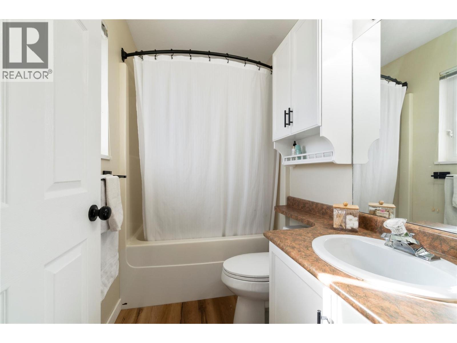 16 801 20 Street Northeast, Salmon Arm
