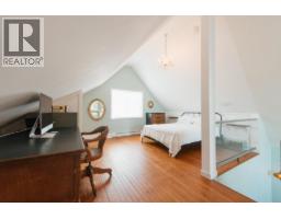 4981 Geer Road, Sechelt, BC V7Z0B9 Photo 12