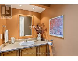 69 Fairway Drive, Aurora, ON L4G2H3 Photo 17