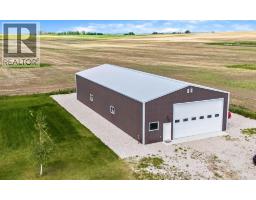 Laundry room - 252042 Township Road 230, Rural Wheatland County, AB T1P0T2 Photo 7
