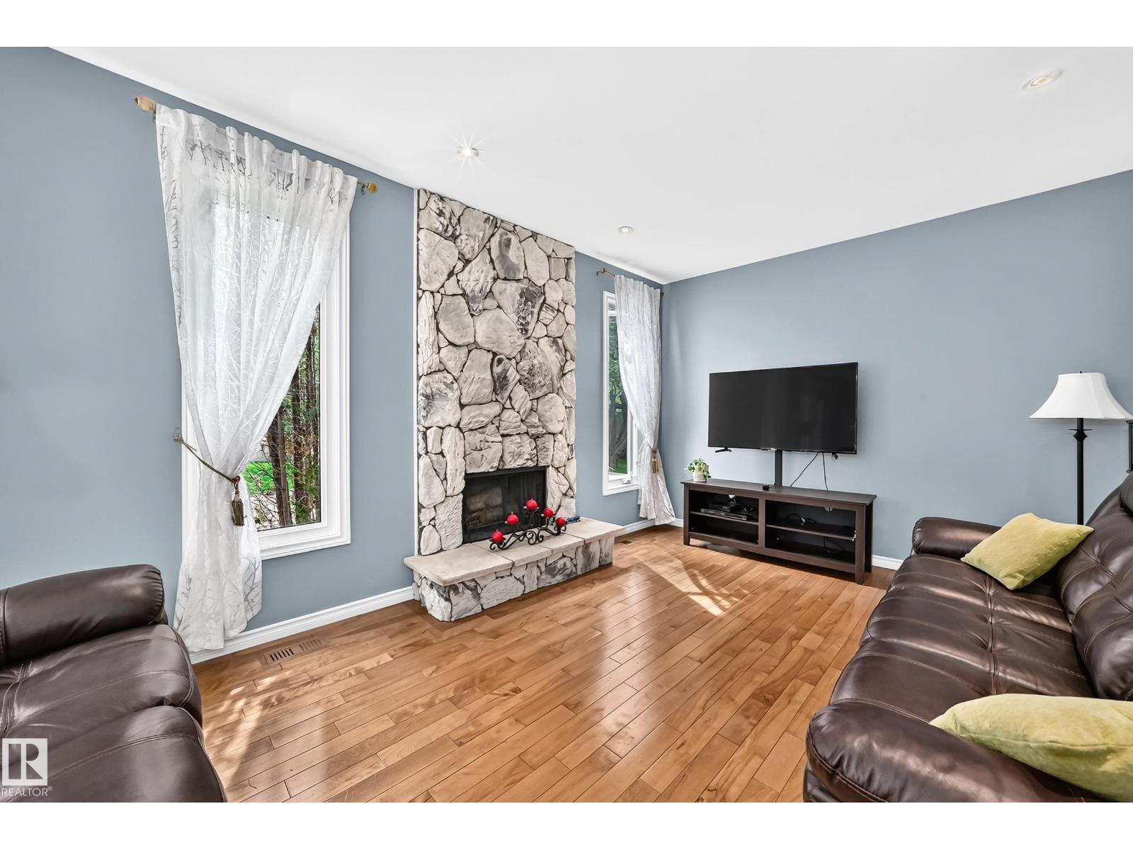 10451 26 AV NW - 12