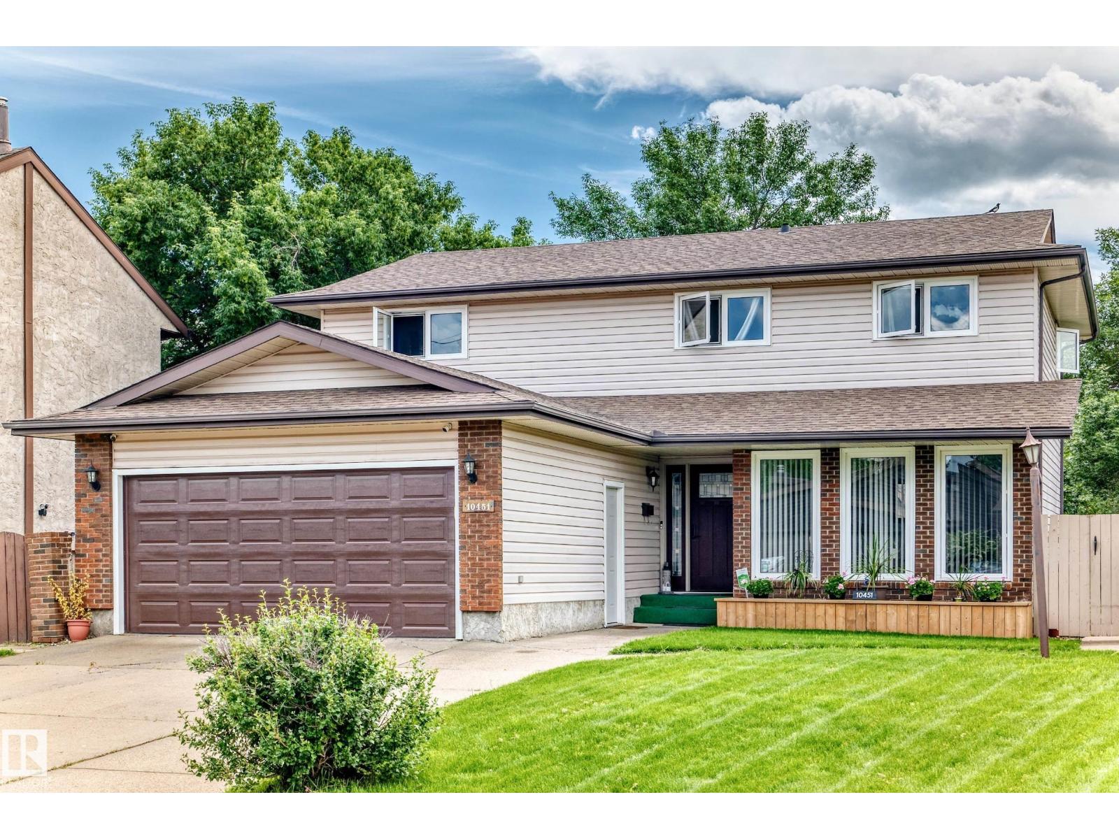 10451 26 Av NW photo 2 — MLS® E4509154