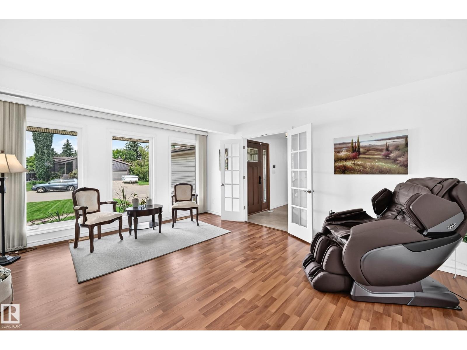 10451 26 AV NW - 23