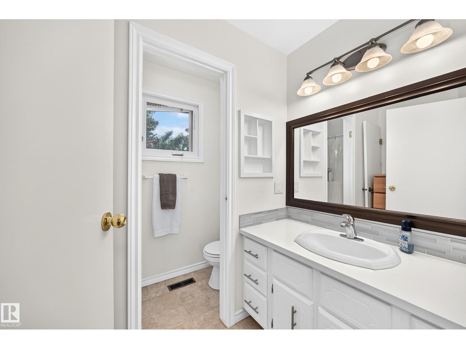 10451 26 AV NW - Image 36