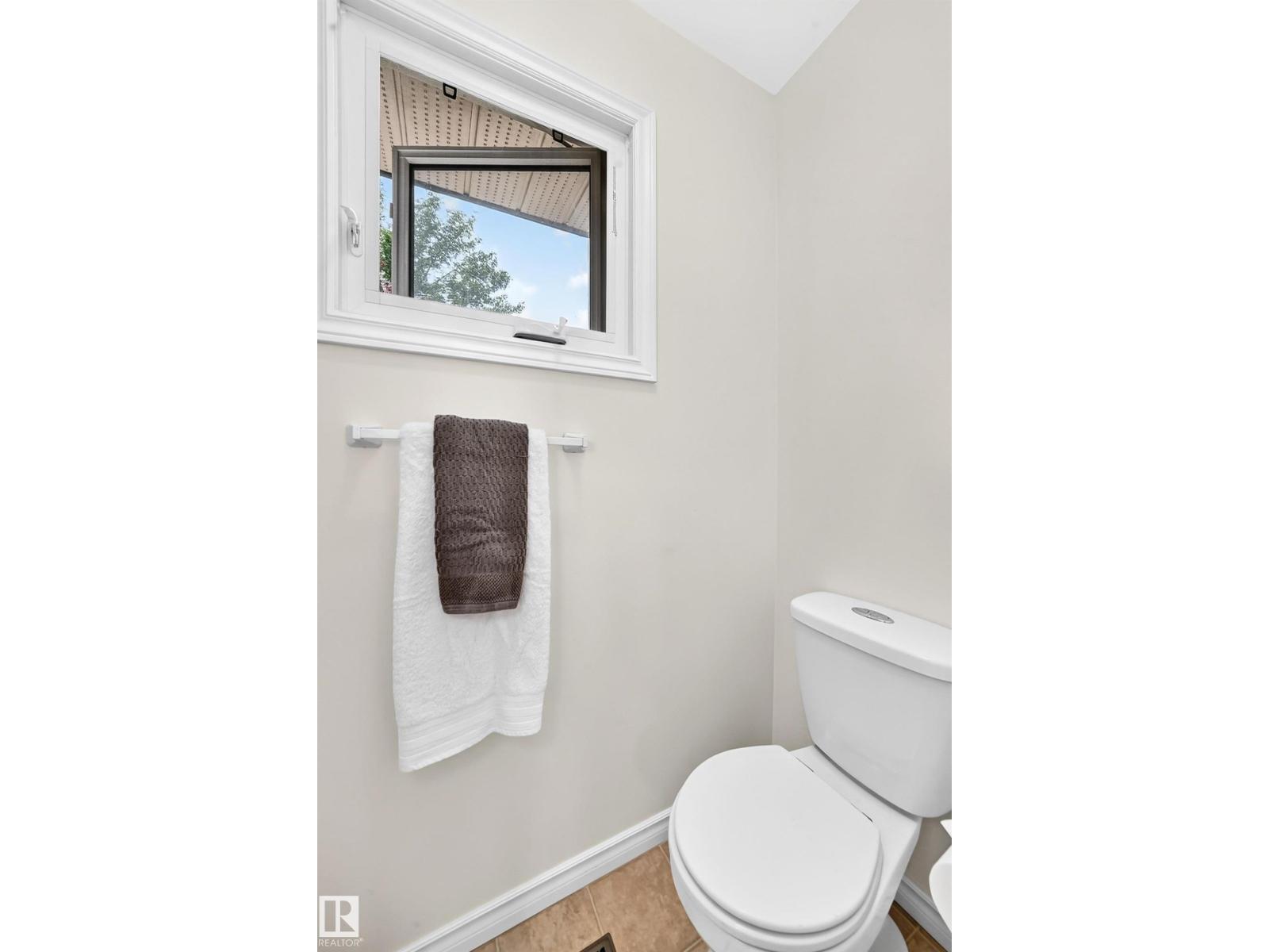 10451 26 AV NW - Image 37