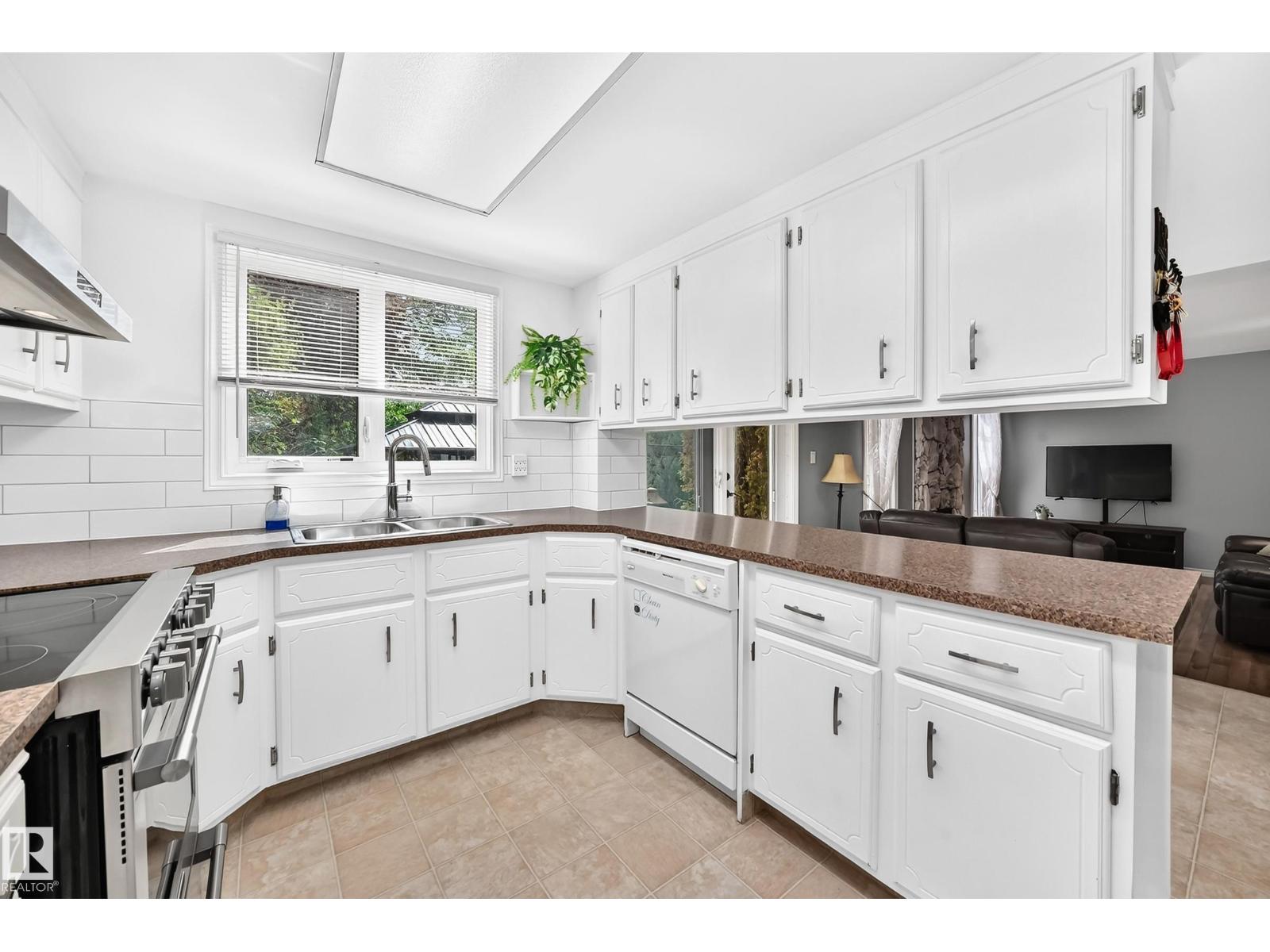 10451 26 AV NW - Image 8