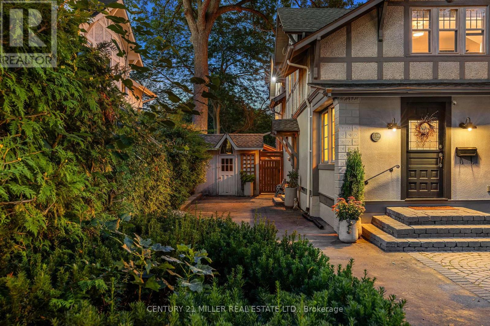 Photo of 139 ALLAN STREET