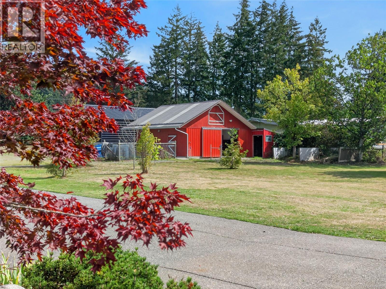 5225 Island Hwy N - 66
