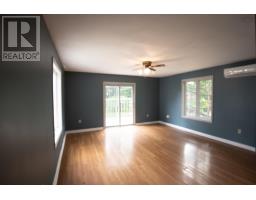 Living room - 58 Jackson Road, Dartmouth, NS B4A4A3 Photo 7