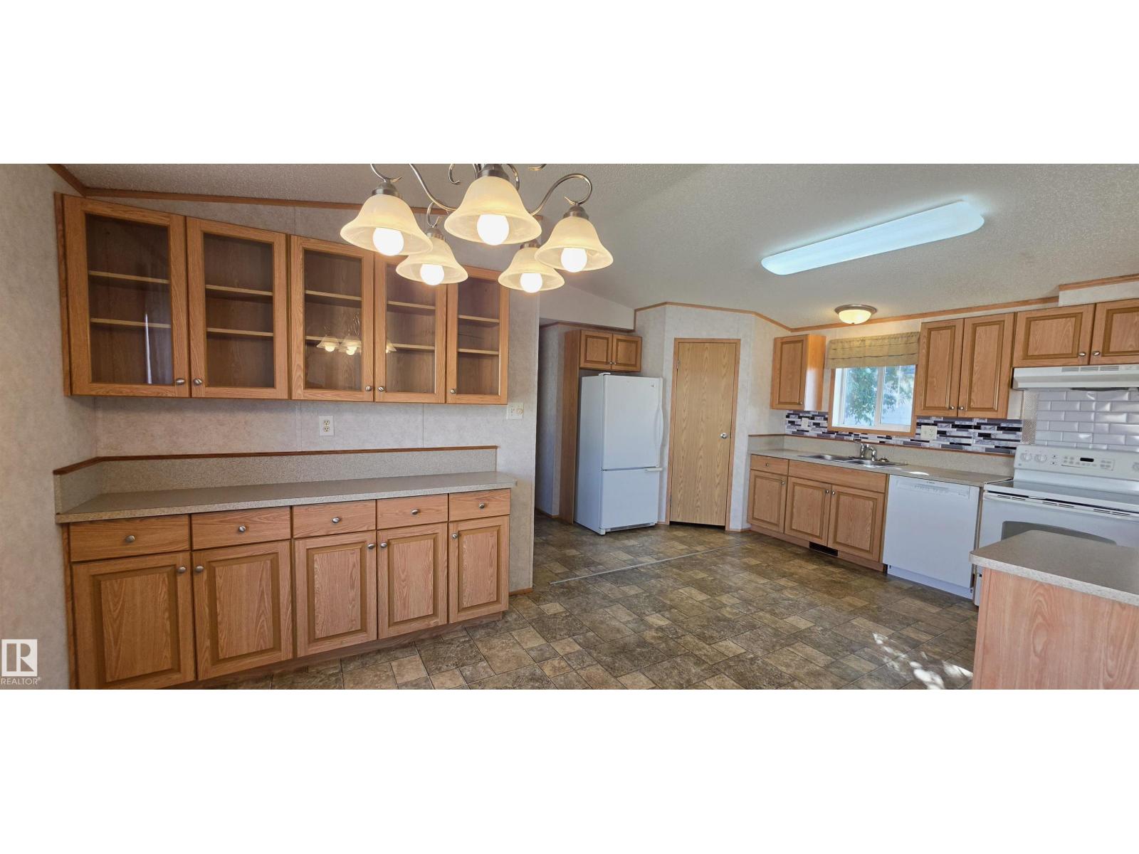 #56 4202 45 ST - Image 11